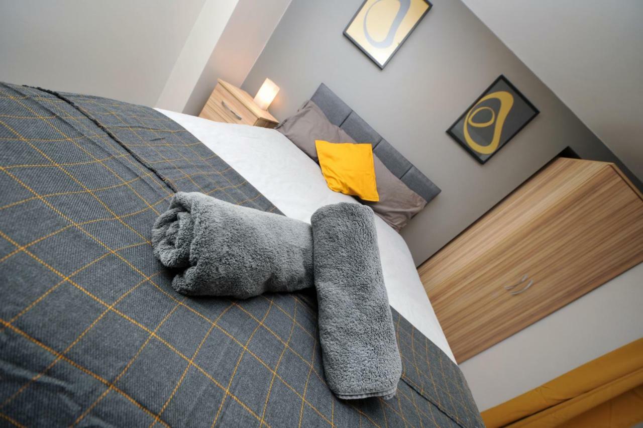 Stone's Throw Centre - Tv In Every Bedroom! Apartment