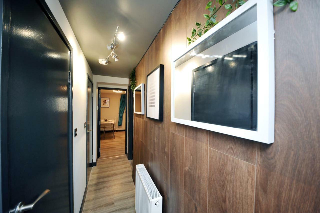 Stone's Throw Centre - Tv In Every Bedroom! Apartment