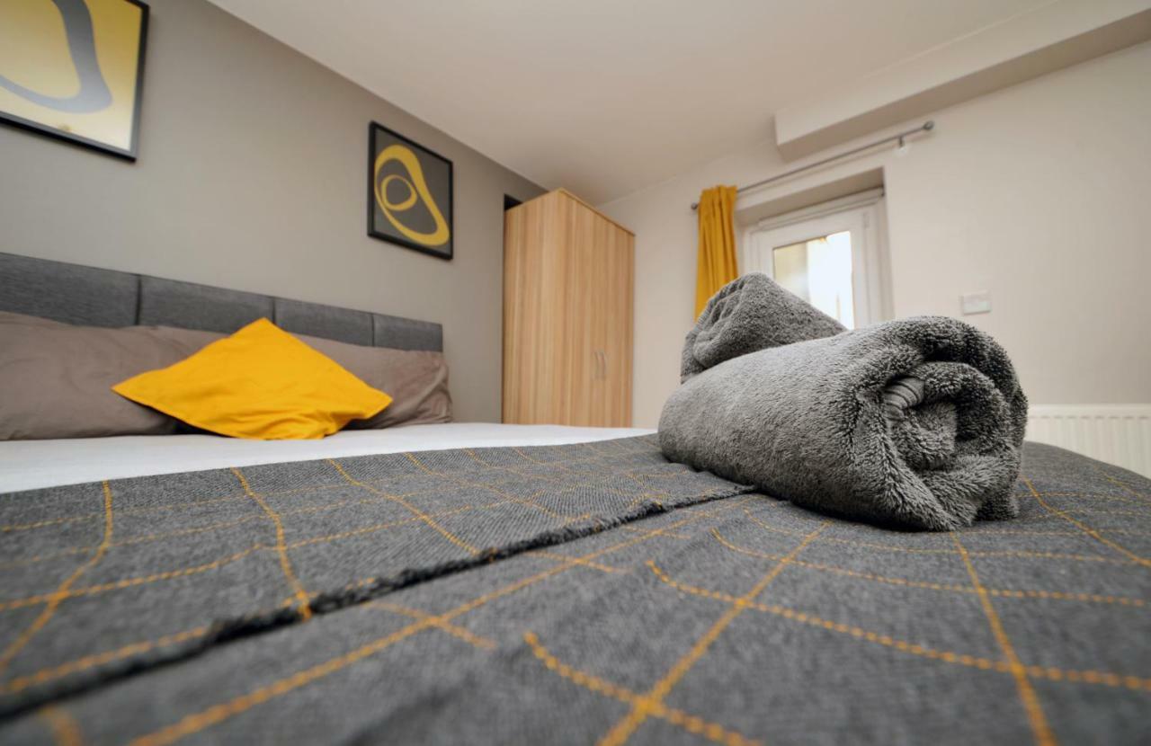 Stone's Throw Centre - Tv In Every Bedroom! Apartment Swansea