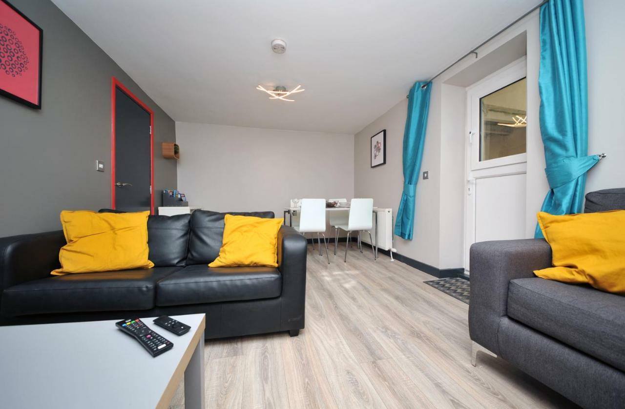 Stone's Throw Centre - Tv In Every Bedroom! Apartment *